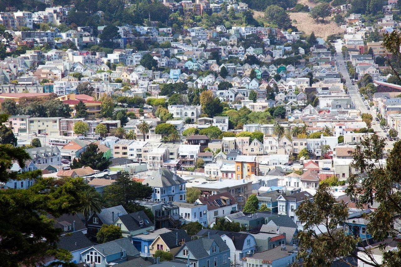 Noe Valley San Francisco homes on a sunny hillside with residential neighborhood and walkable lifestyle