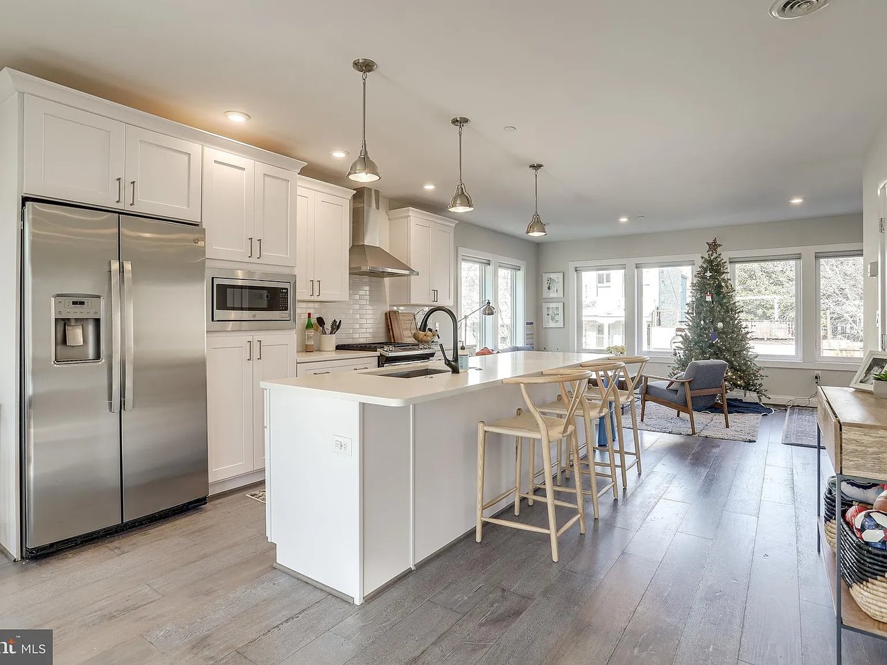 227 Seaton Place Northeast #2