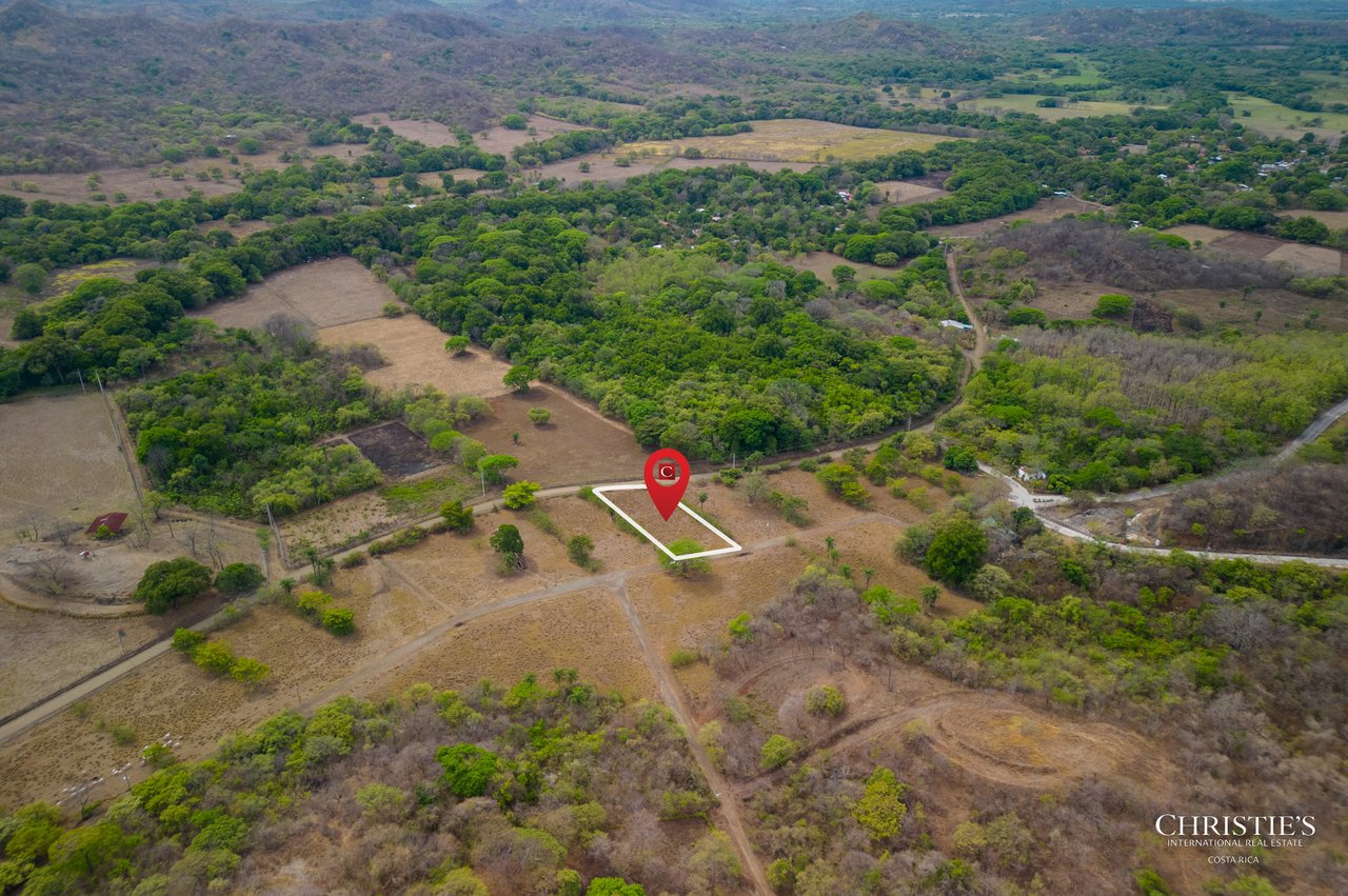 Commercial and Residential Lot for Sale in Colinas del Coyolar