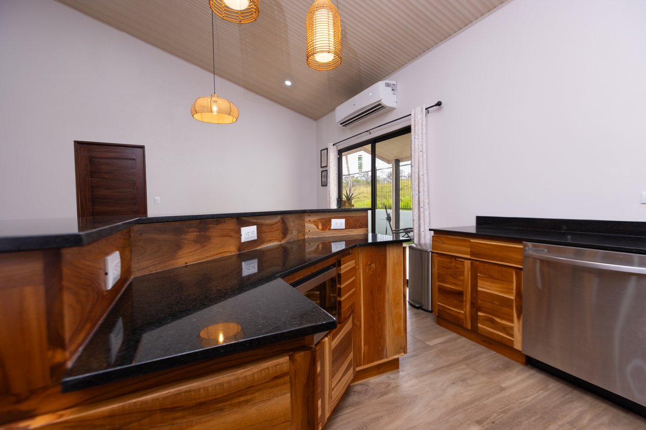 Turnkey Modern Home Near Quepos Marina – Move-In Ready! 2BDR&2BATHS