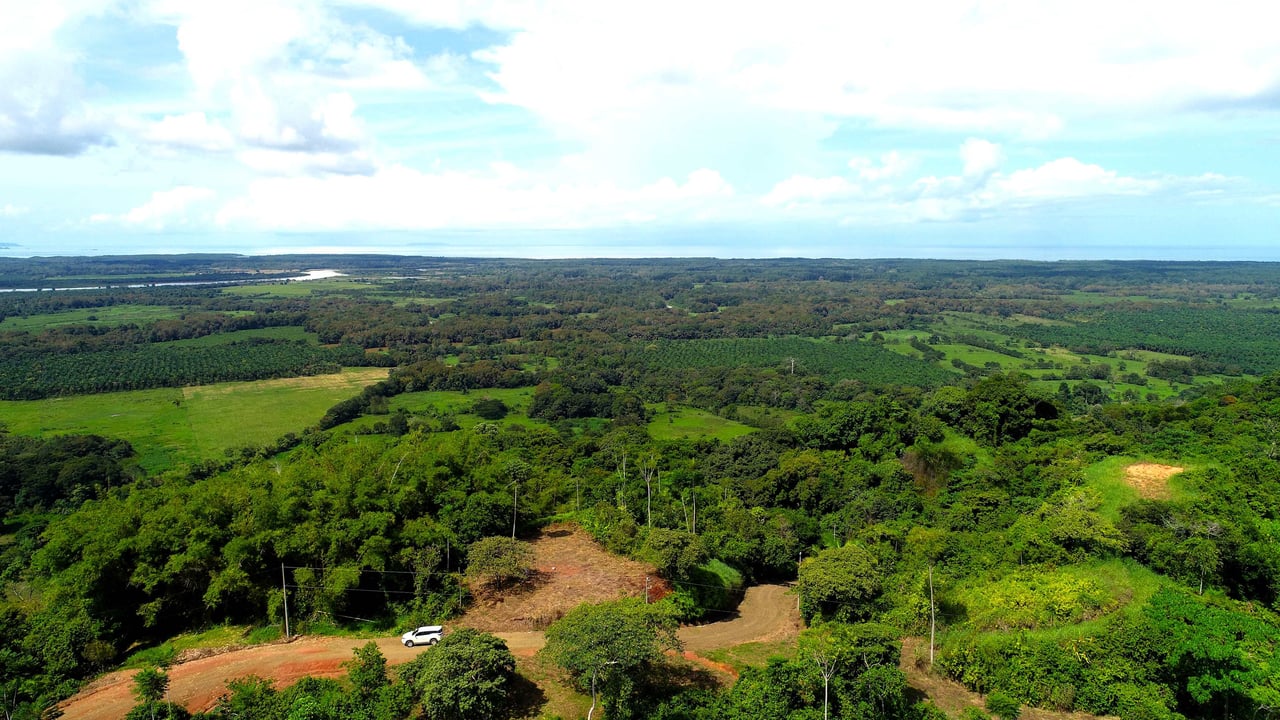 2 Acres Property with 360 Panoramic Views!