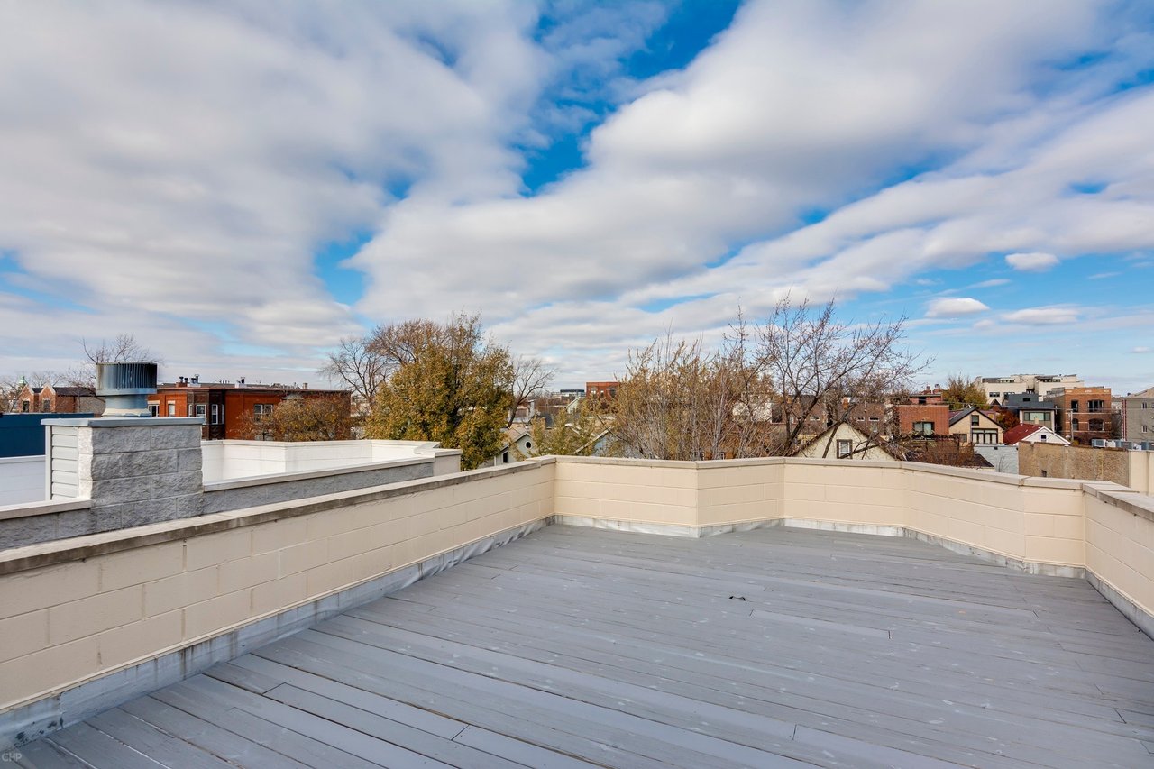 Designer Showcase | 2047 W Erie Street | $1,099,900