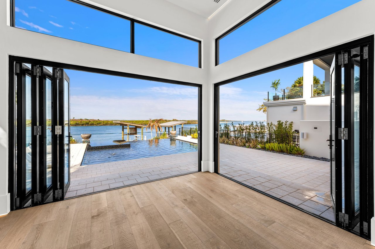 1194 N Peninsula Ave New Smyrna Beach, FL 32169
