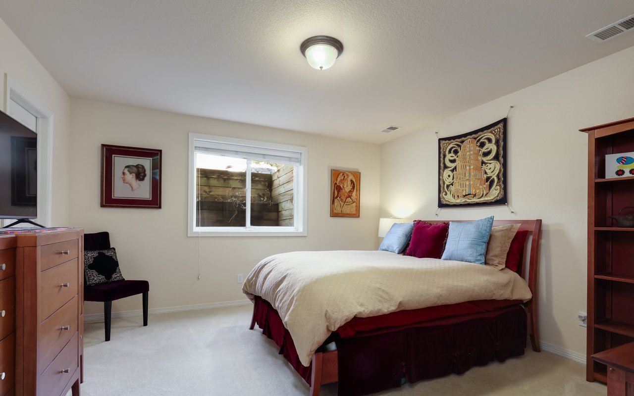 4027 Guadeloupe Street