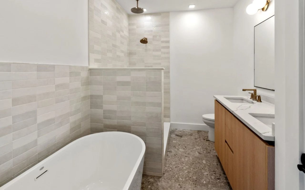 75 Sydney - $2,165,000