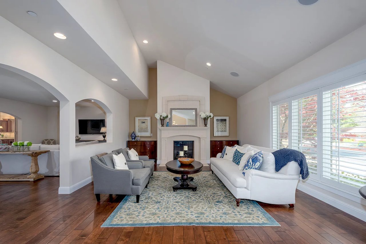 125 La Sonoma Way