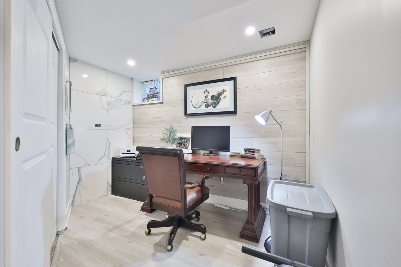 1131 Carol Street, Burlington