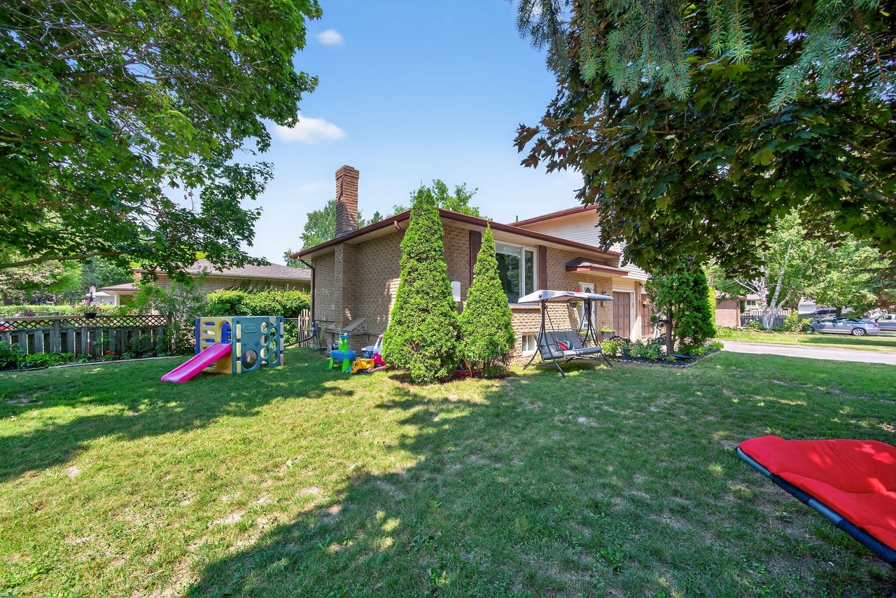 242 East Street, East Gwillimbury
