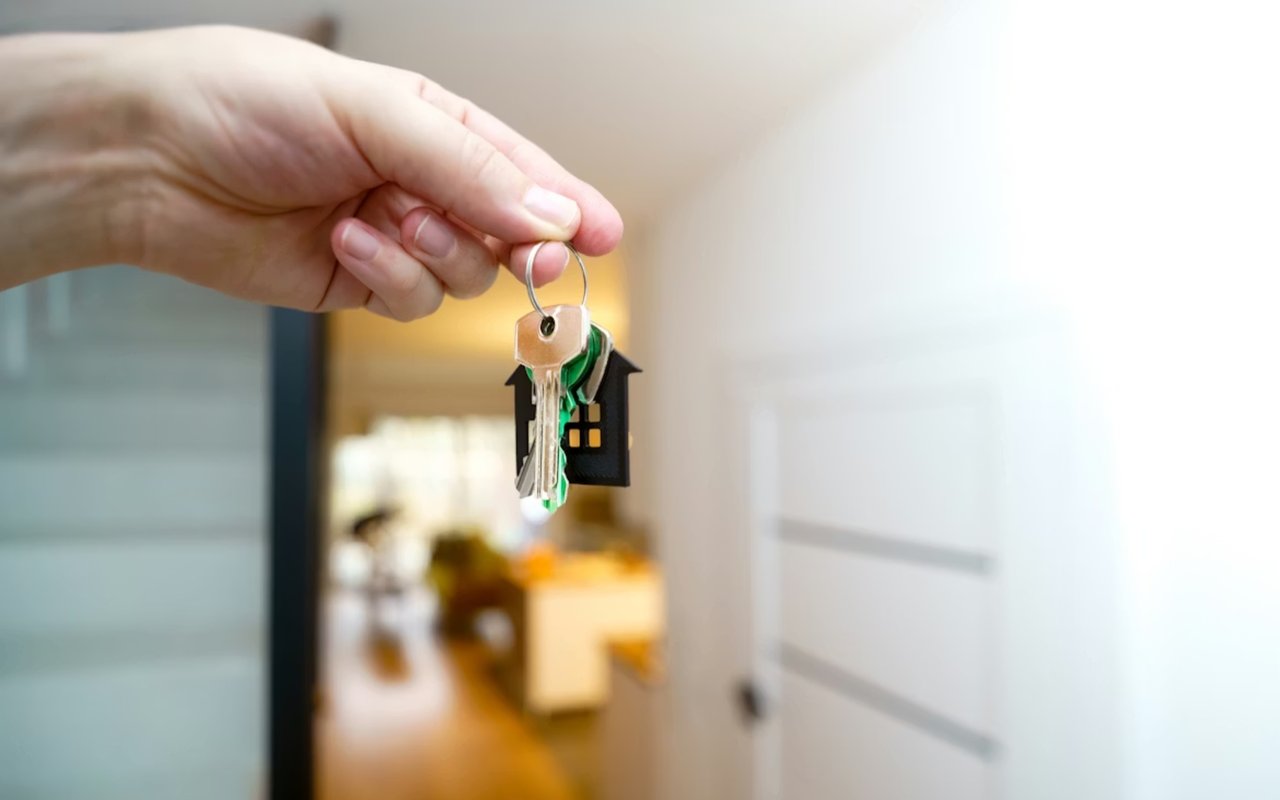The Role of a Real Estate Agent in Your Home-Buying Journey