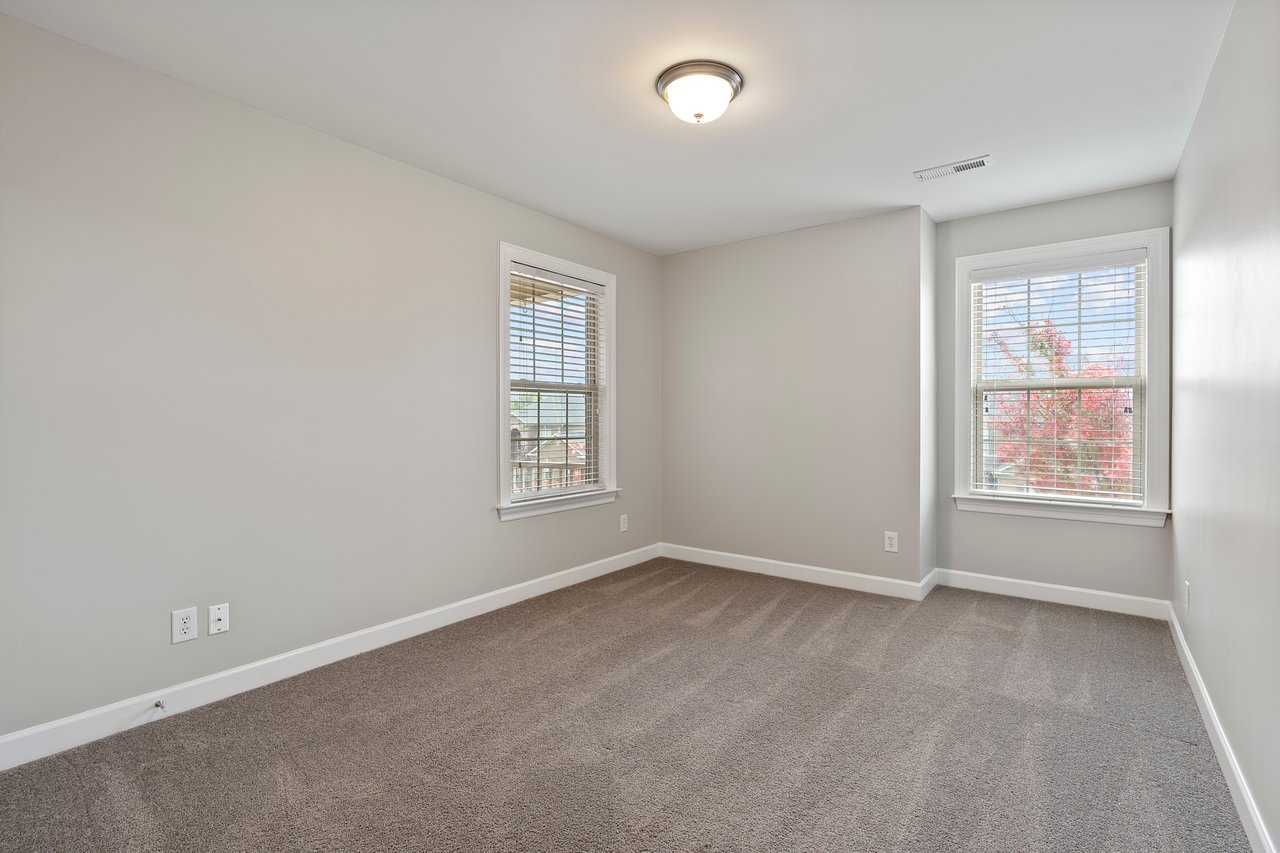 Spacious 5-Bedroom Luxury Retreat