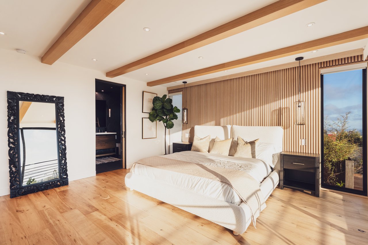 1235 N Kenter Ave, Brentwood