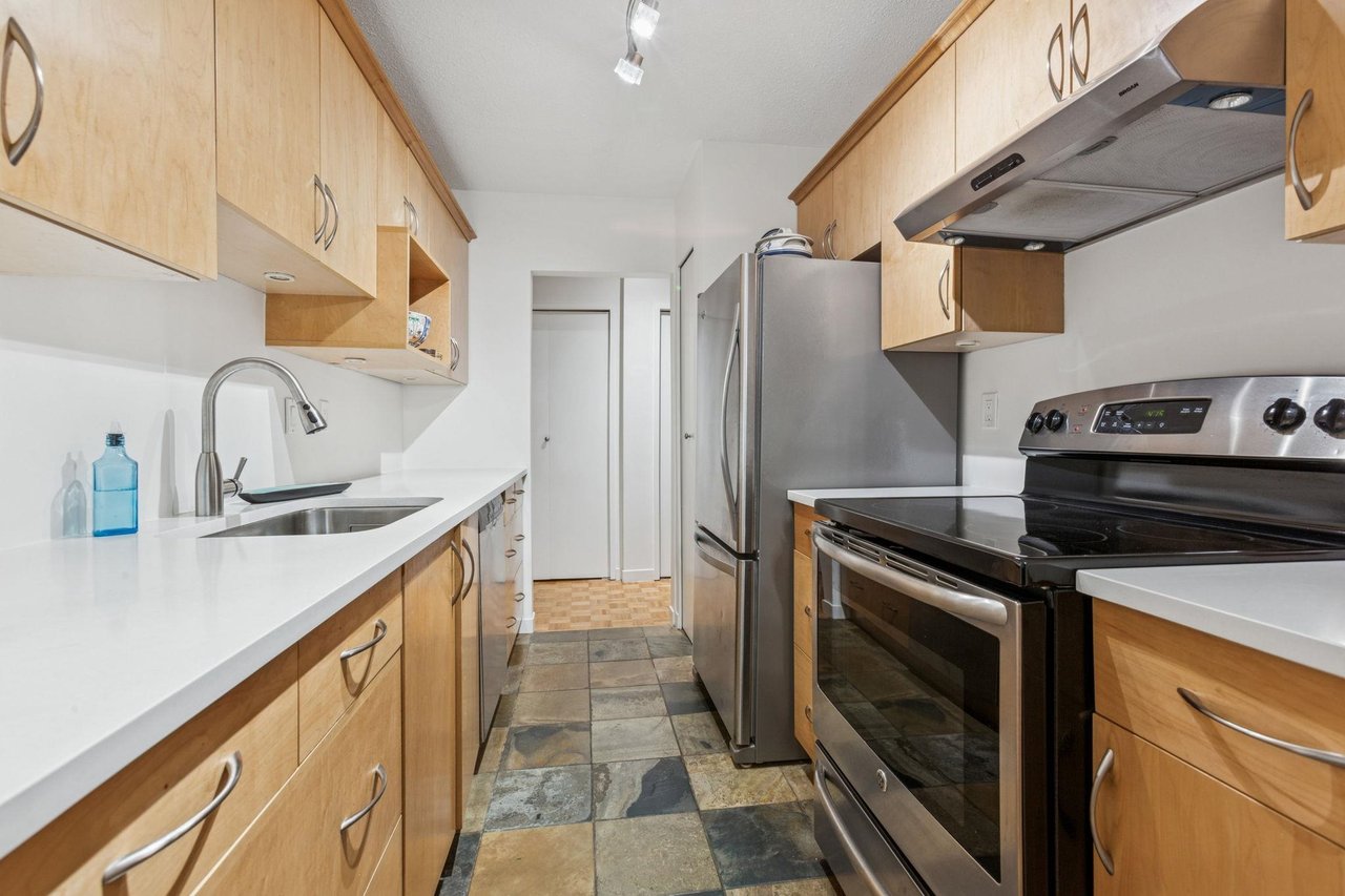 112-1429 E 4th Ave
