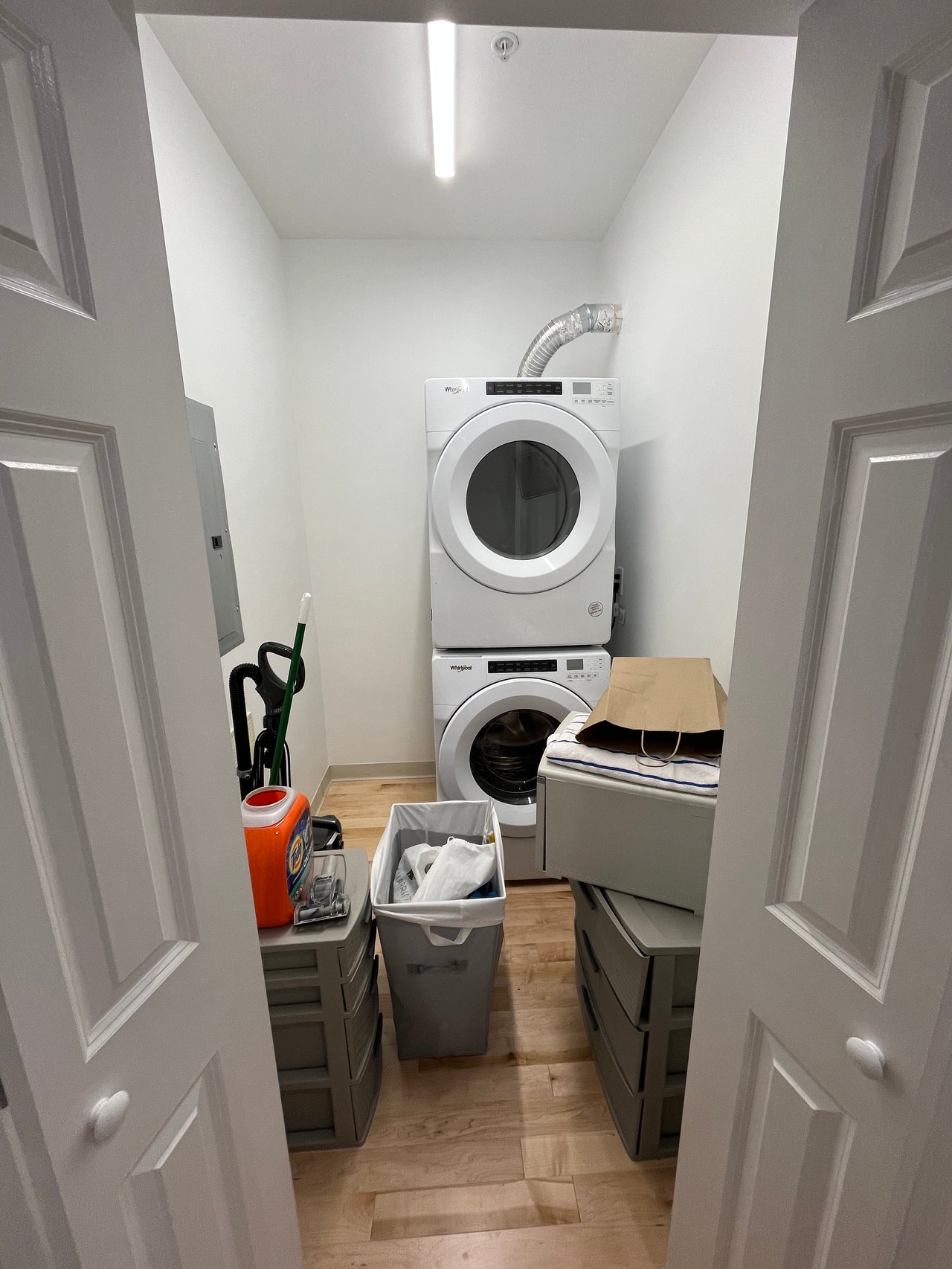Northampton Street - One bed one back with laundry, roof deck, elevator and Parking! 