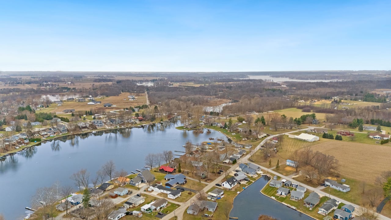 Why Fall Is the Smartest Time to Buy a Lake Home in Northern Indiana