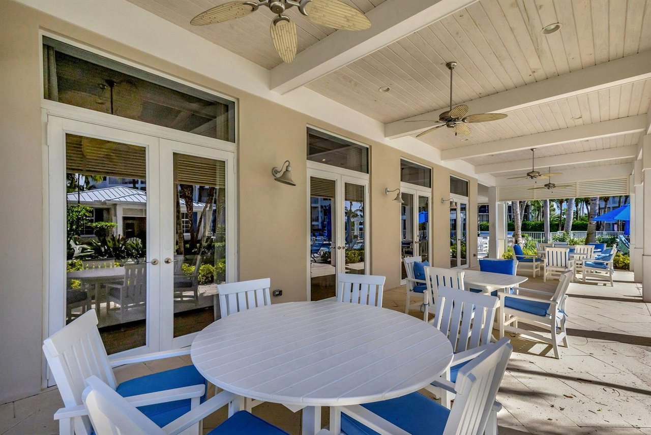 833 Bay Colony Drive S