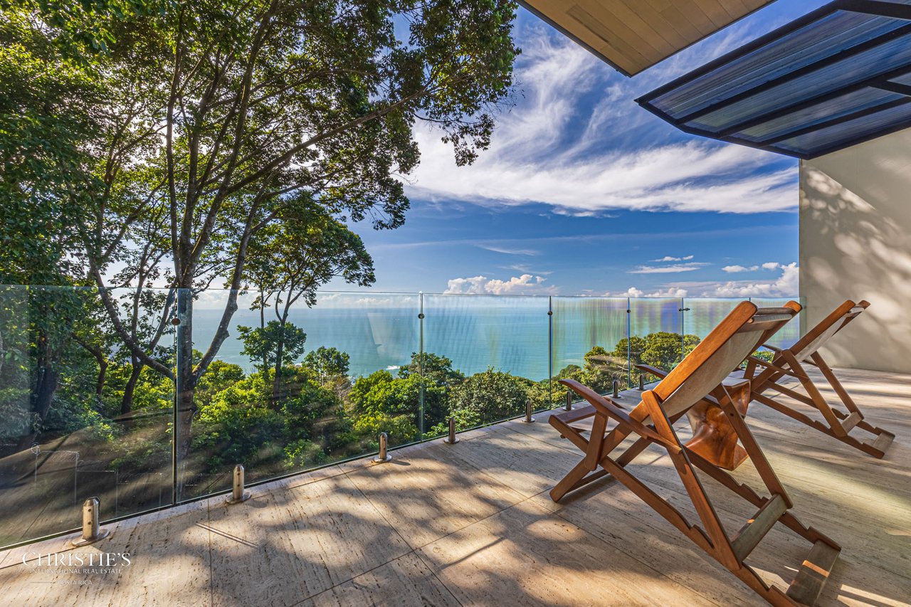 Luxury Estate in Escaleras — 5.5 Acres Majesty of Incredible Ocean Views 