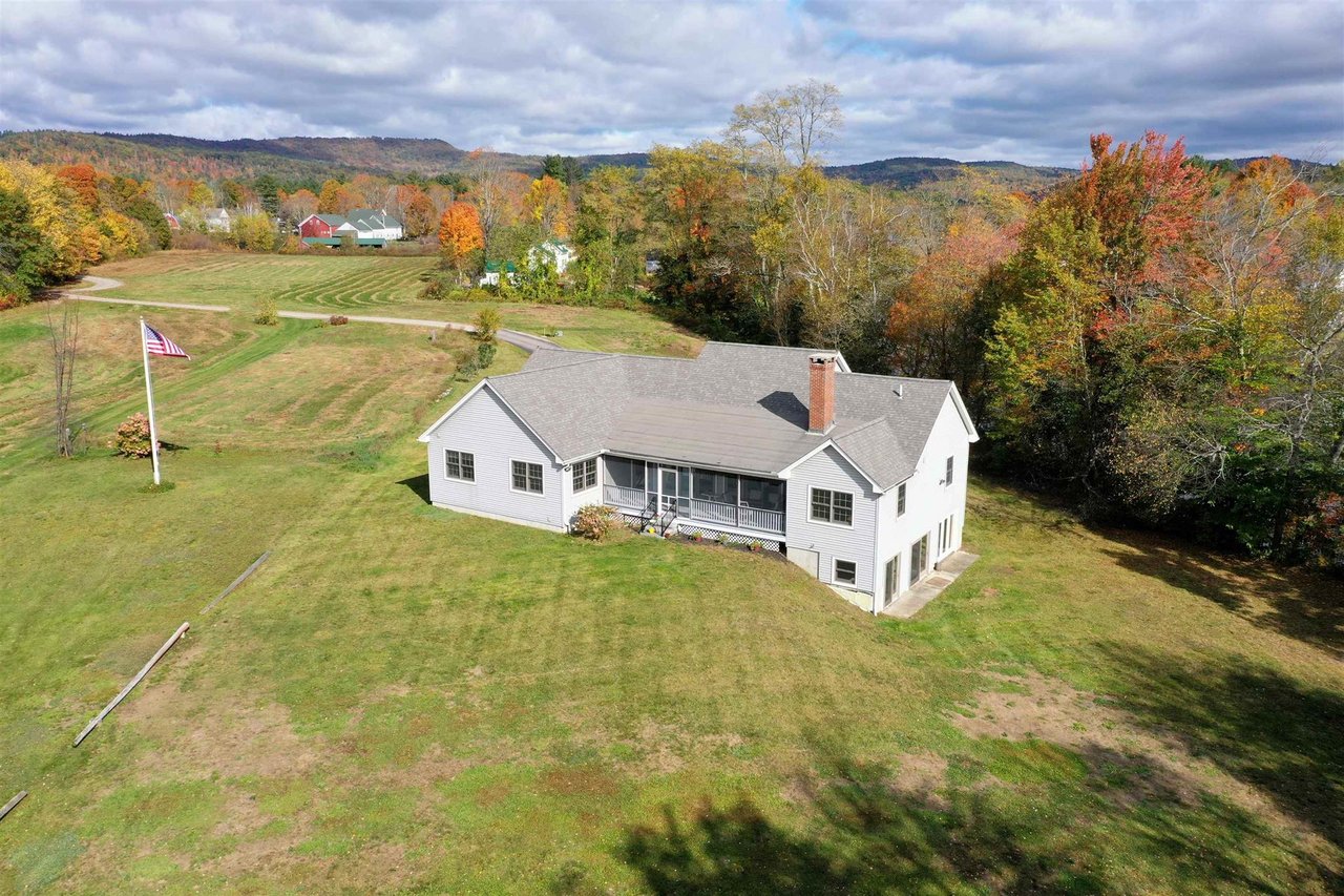 42 Thompson Point Ln