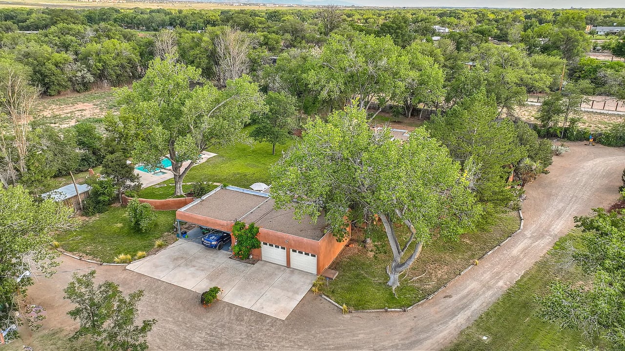 5910 Corrales Rd