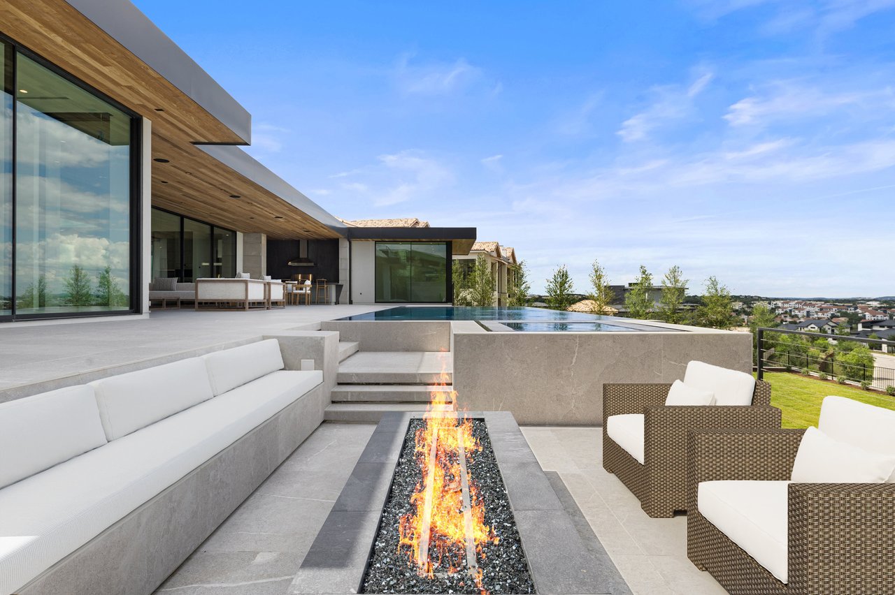 4909 Honey Daisy Way