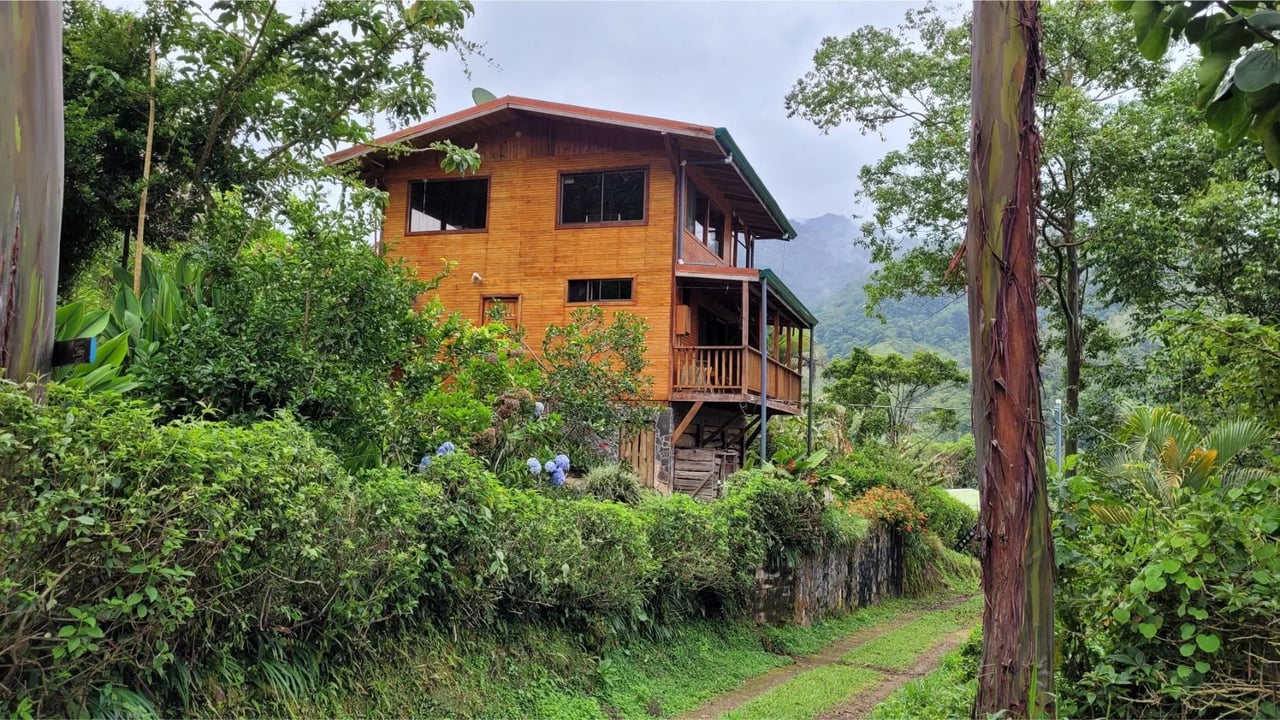 Mountain Retreat with Guest Cabin, Perez Zeledon, San Jose