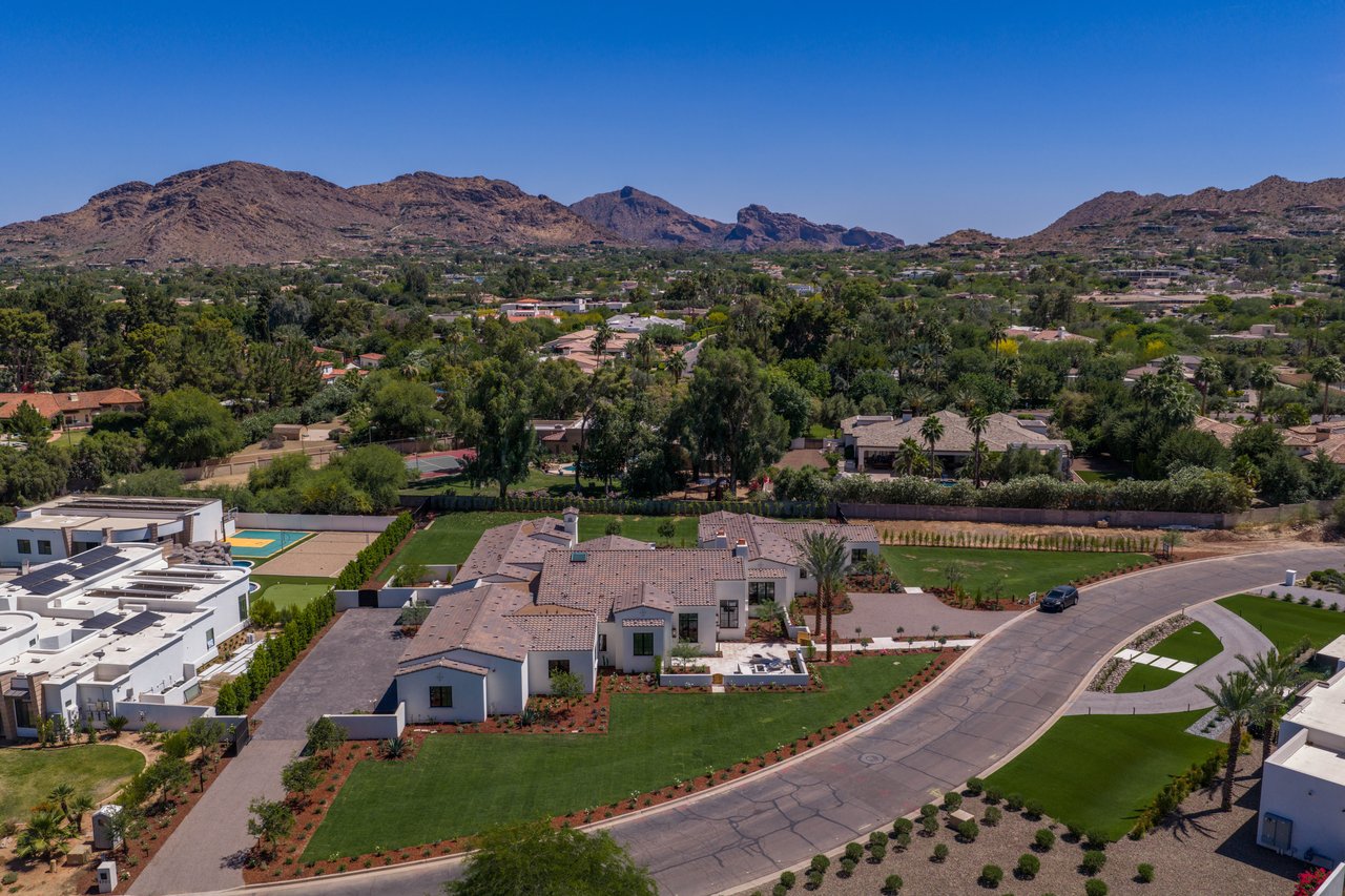 Paradise Valley Spec Home - The Berneil House Success Story