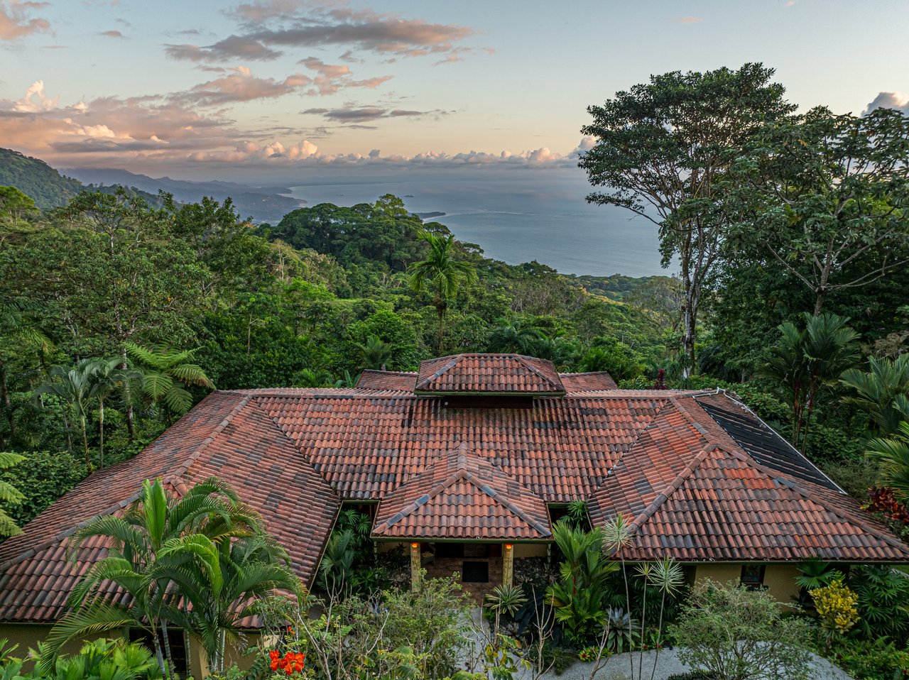 Costa Verde Estates Oceanview Home with Guest House