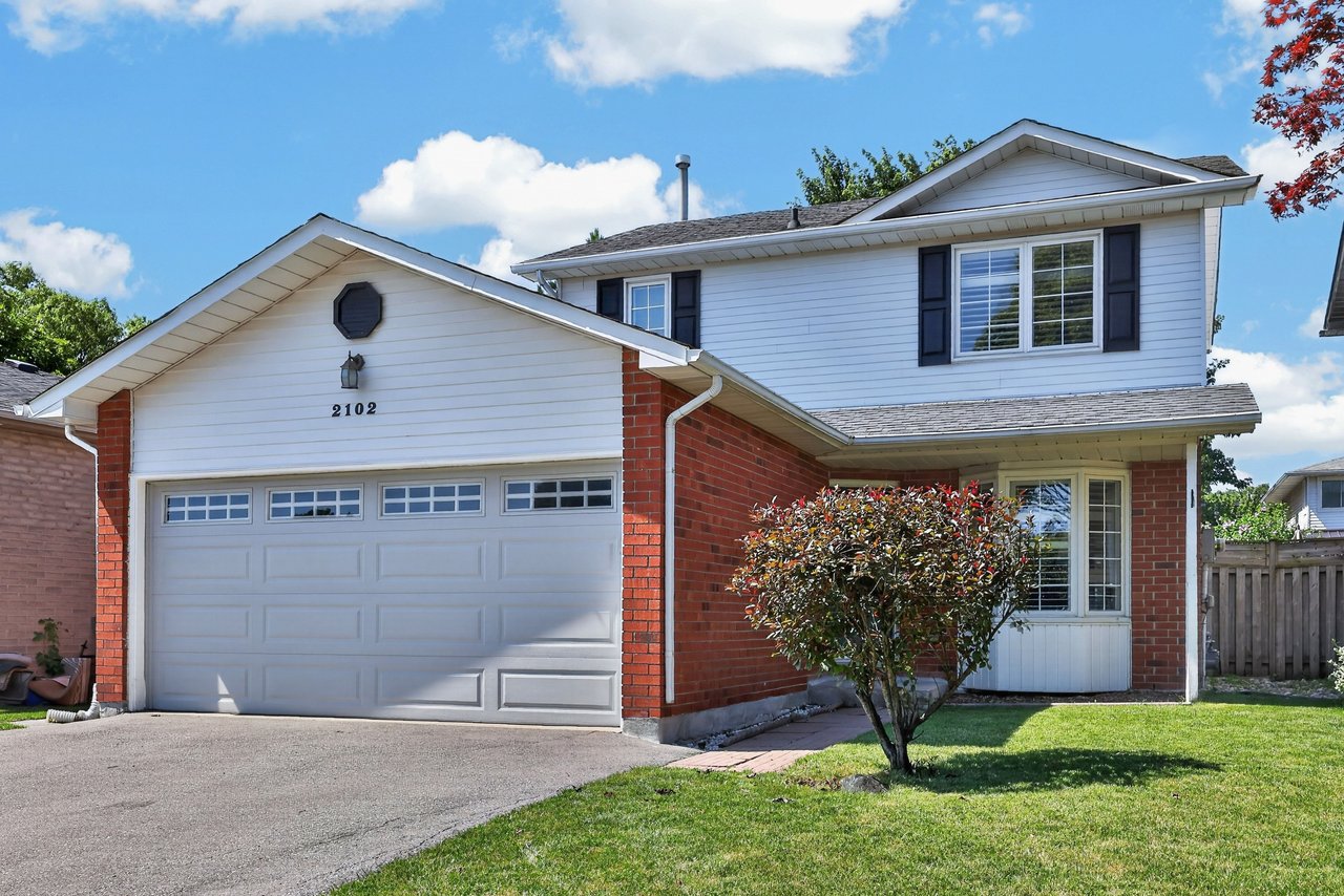 2102 Salma Crescent, Burlington