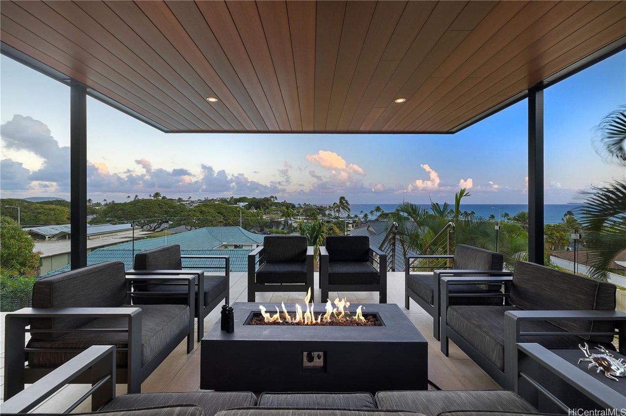 Wallace 3849 Poka St, Honolulu, HI 96816