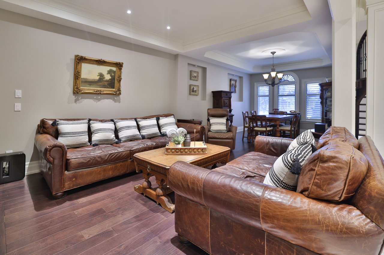 390 Seaton Drive, Oakville