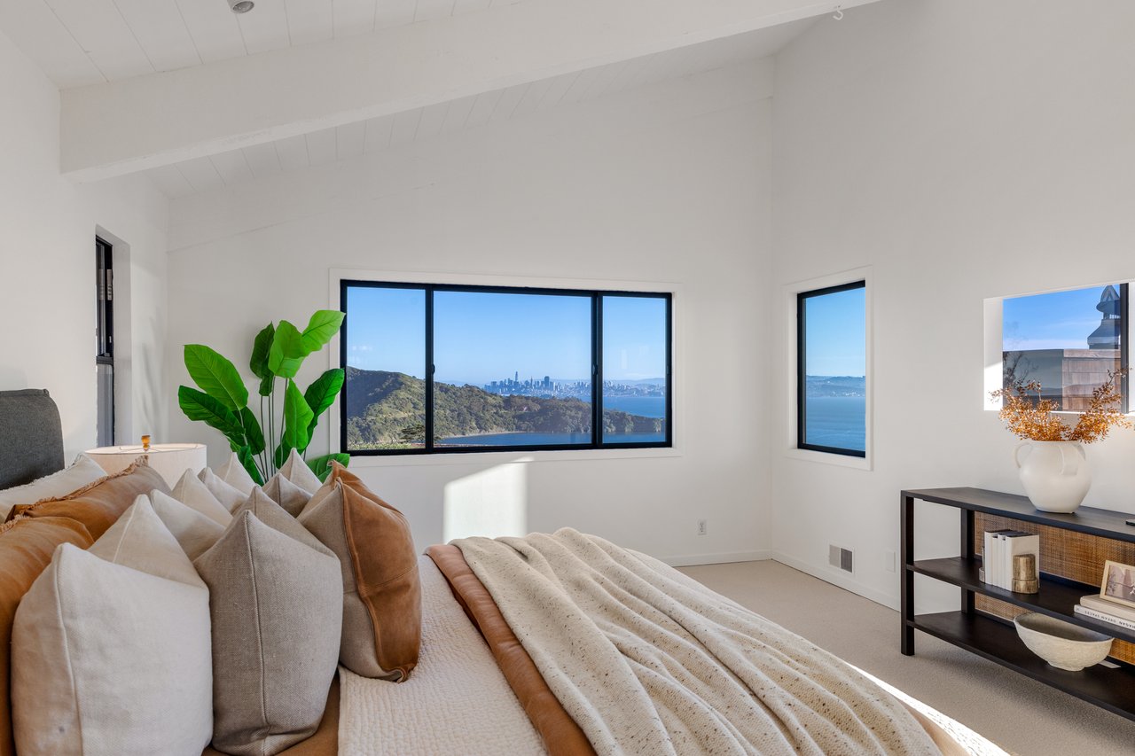 Sweeping Views of San Francisco and the Golden Gate Bridge