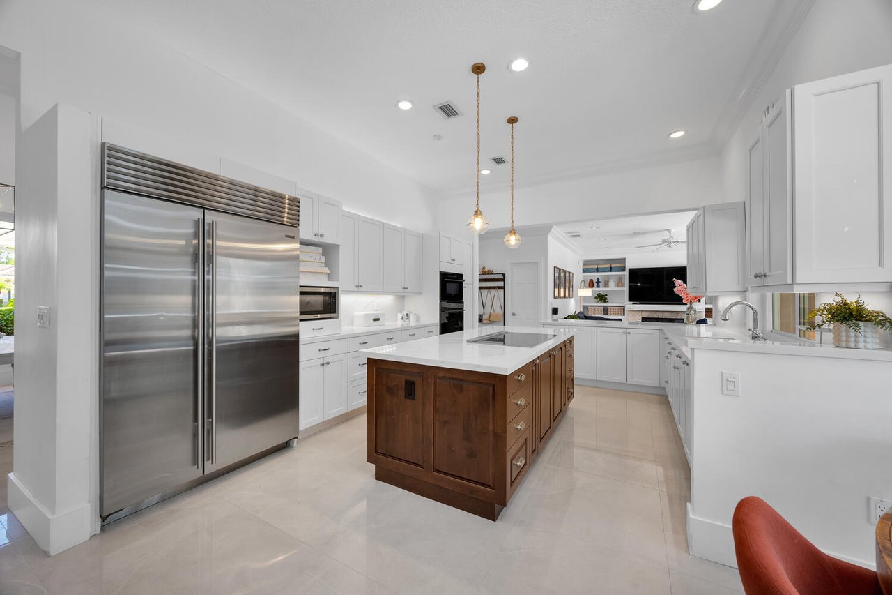 Palmetto Bay Perfection: Spacious, Serene, Stunning