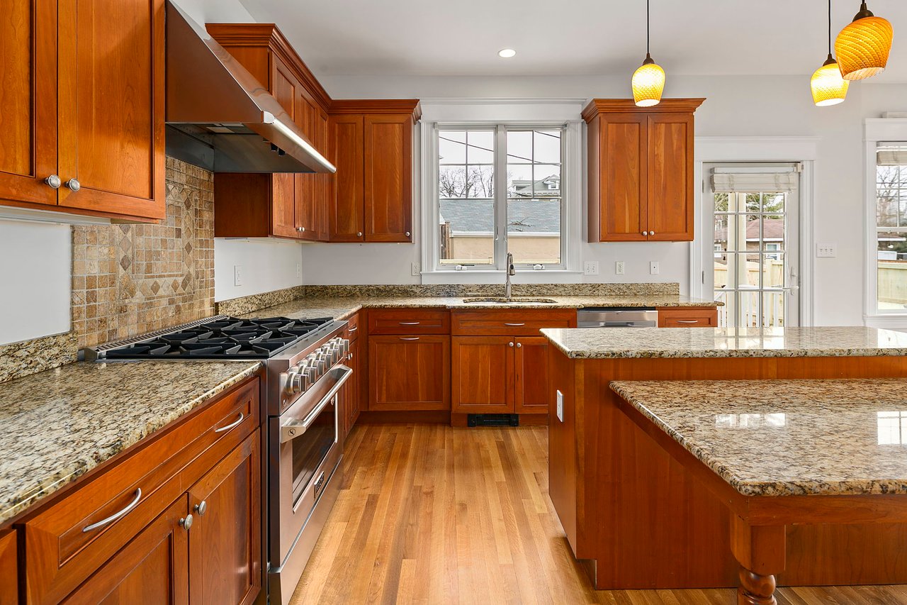 1501 Hamilton St NW