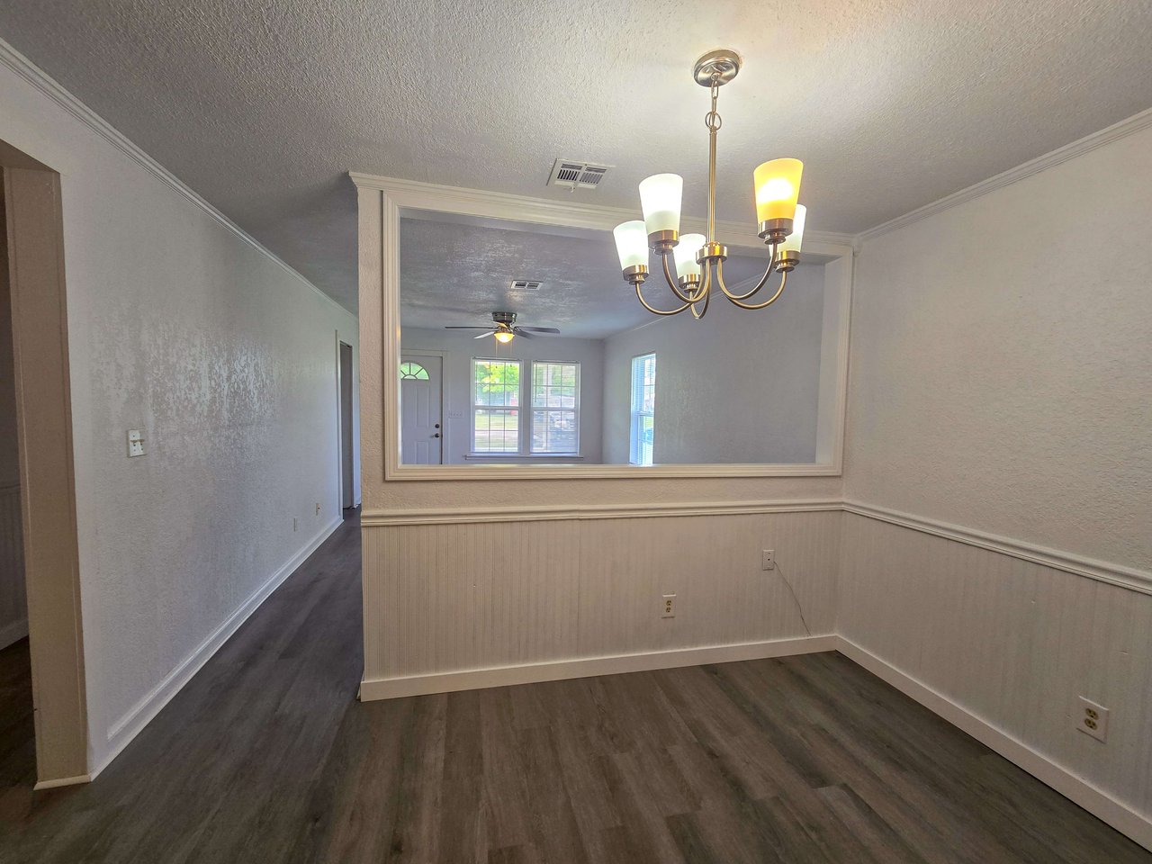 209 E Main St