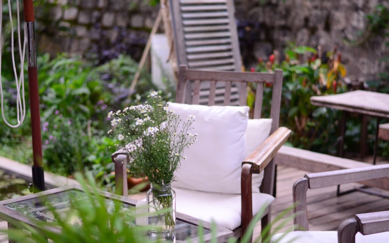 Creating the Perfect Outdoor Living Space for Entertaining