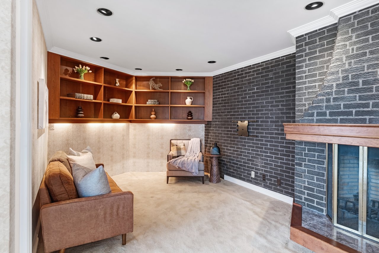 1000 Mississauga Heights Dr