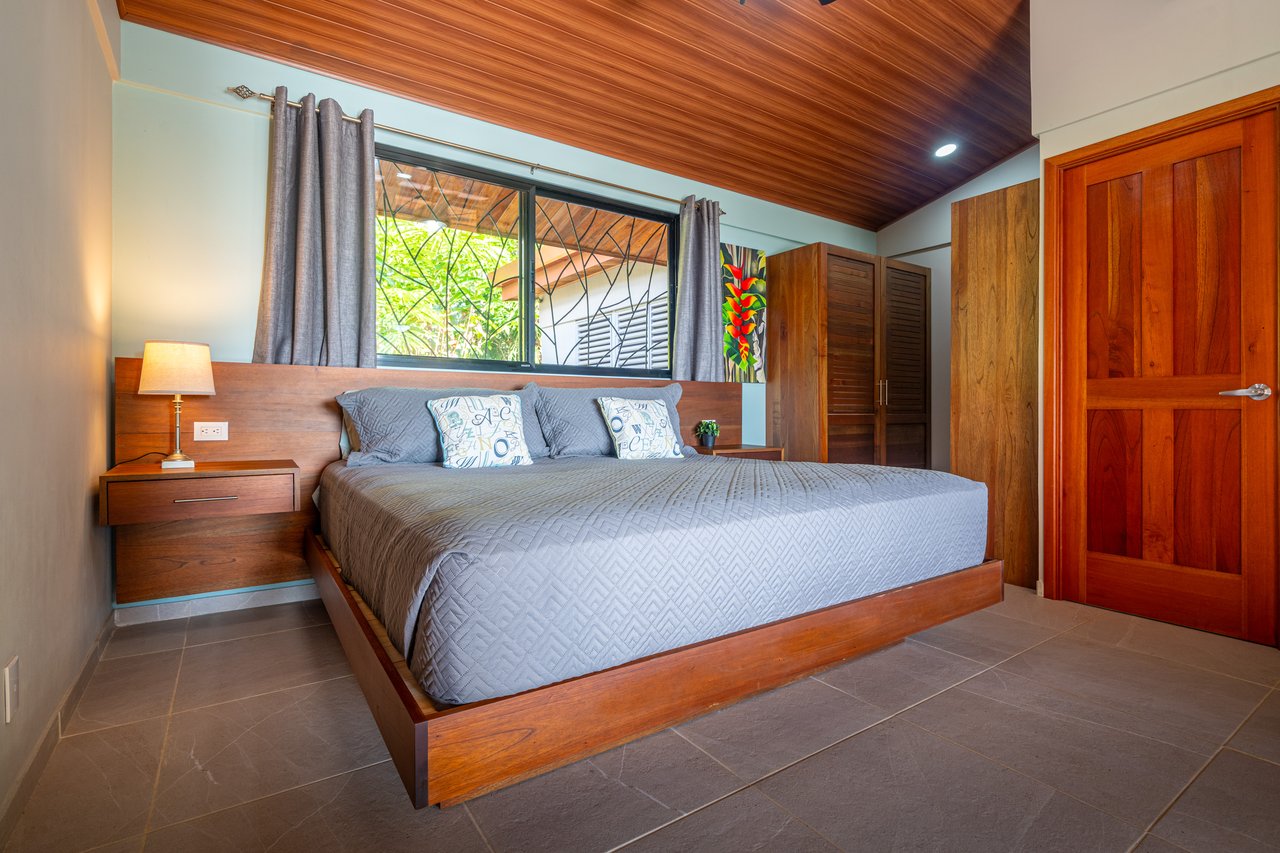 Casa Sea Breeze- Spectacular Ocean-View Home and Guest Villa in Prime Ojochal Location