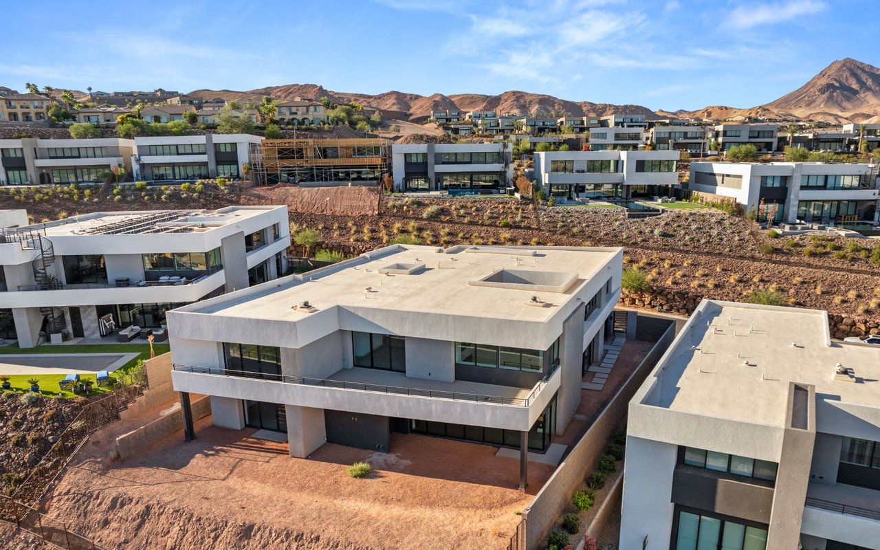25 Canyon Bay Drive