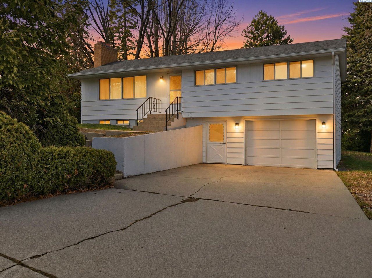 Real estate blog header for 220 NW Timothy Street in Pullman WA, a Military Hill home listed by Jordan Vorderbrueggen.