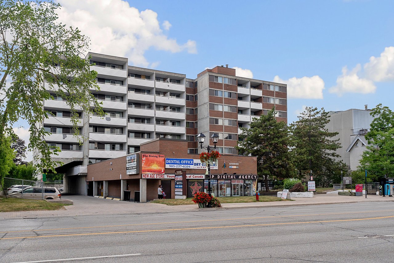 10330 Yonge Street W 707