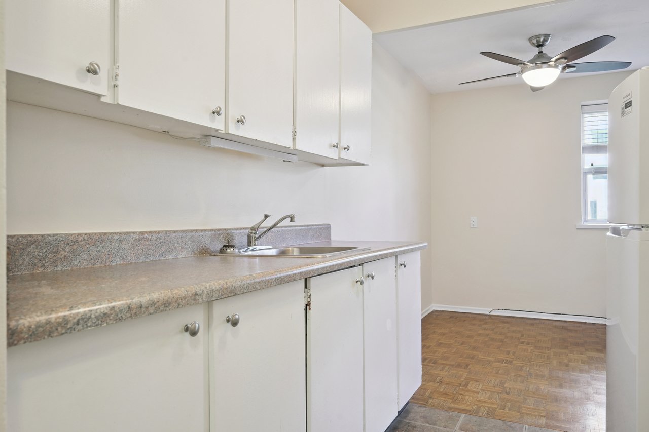 2 Bedroom Main Floor Unit in the Heart of Port Credit