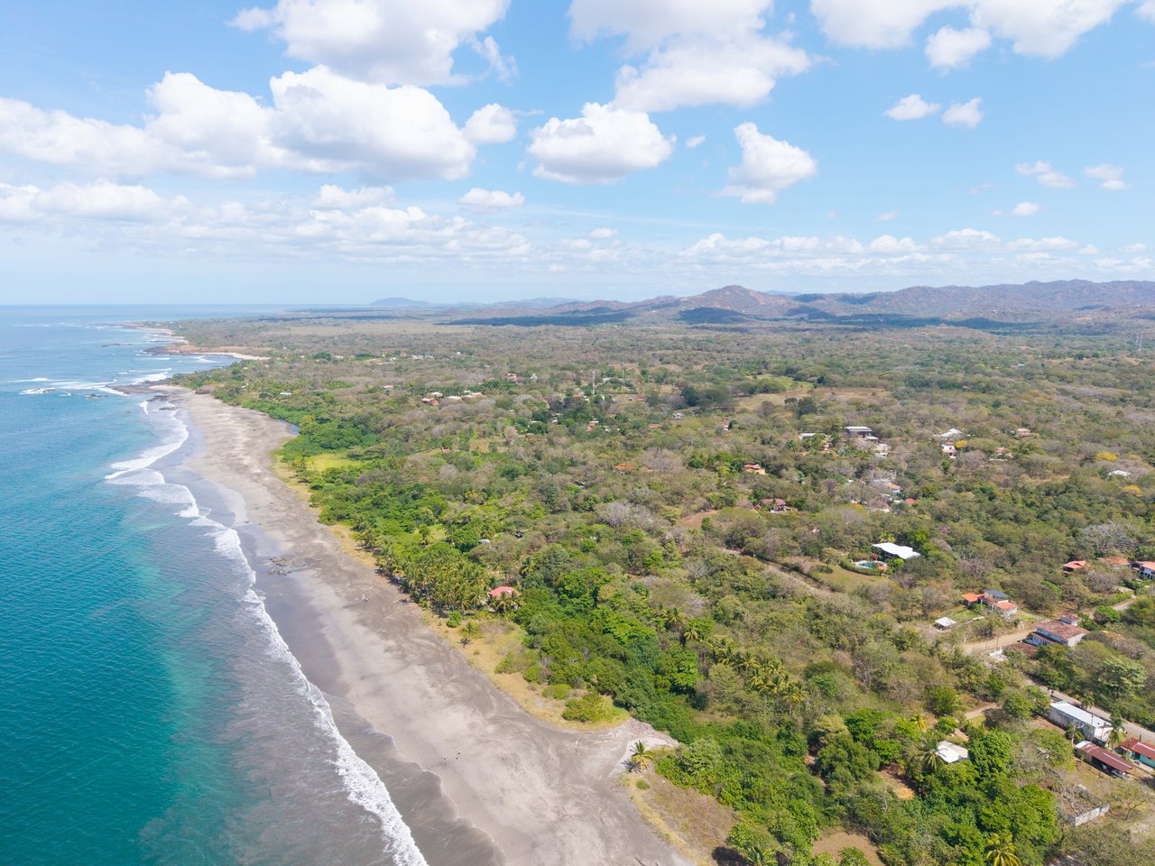 Manta Ray Lodge | A unique opportunity to own a hotel in Playa Junquillal!