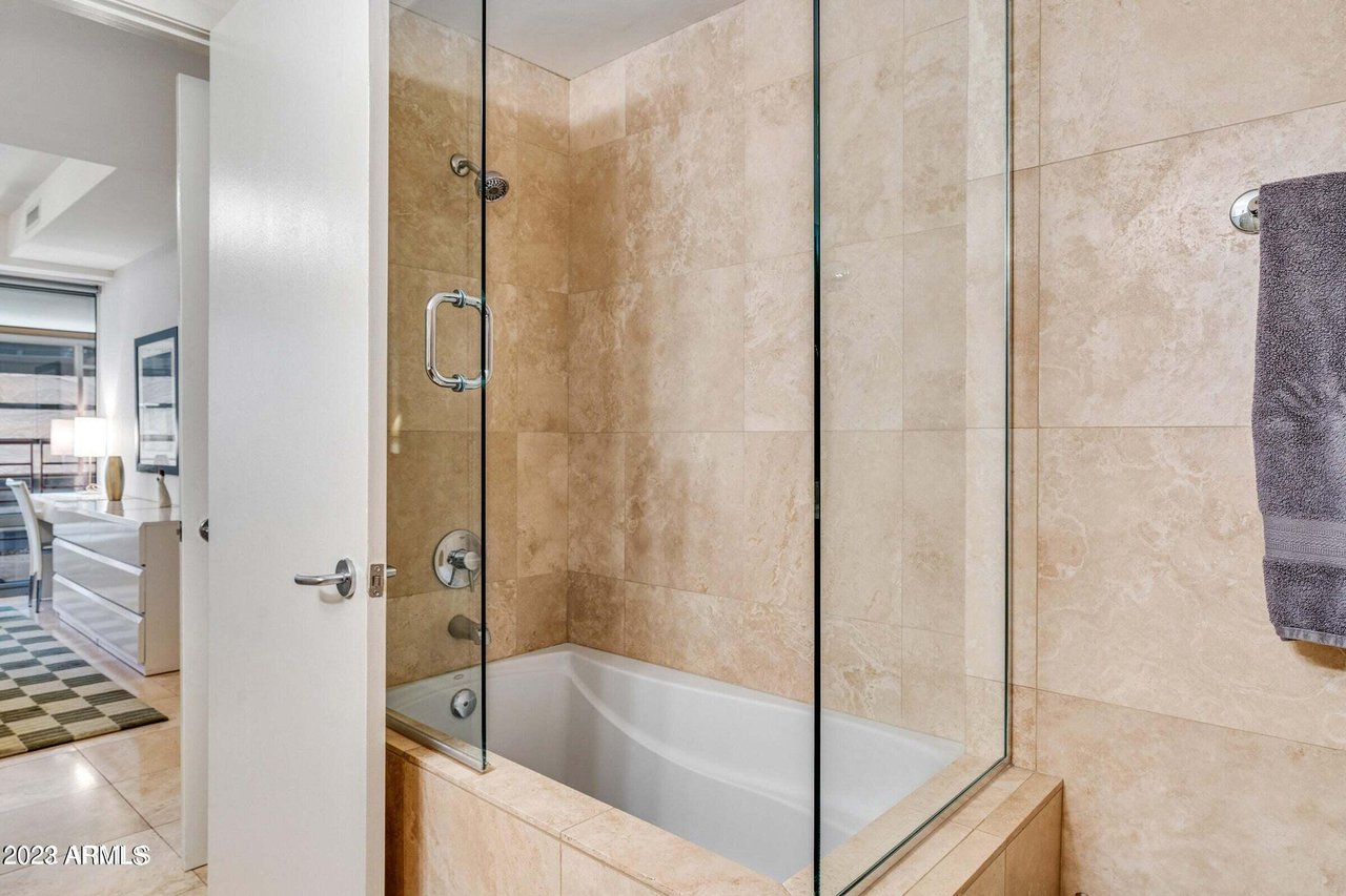 7157 E Rancho Vista Dr, #3011