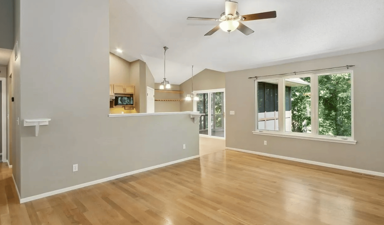 125 E Dovetail Dr