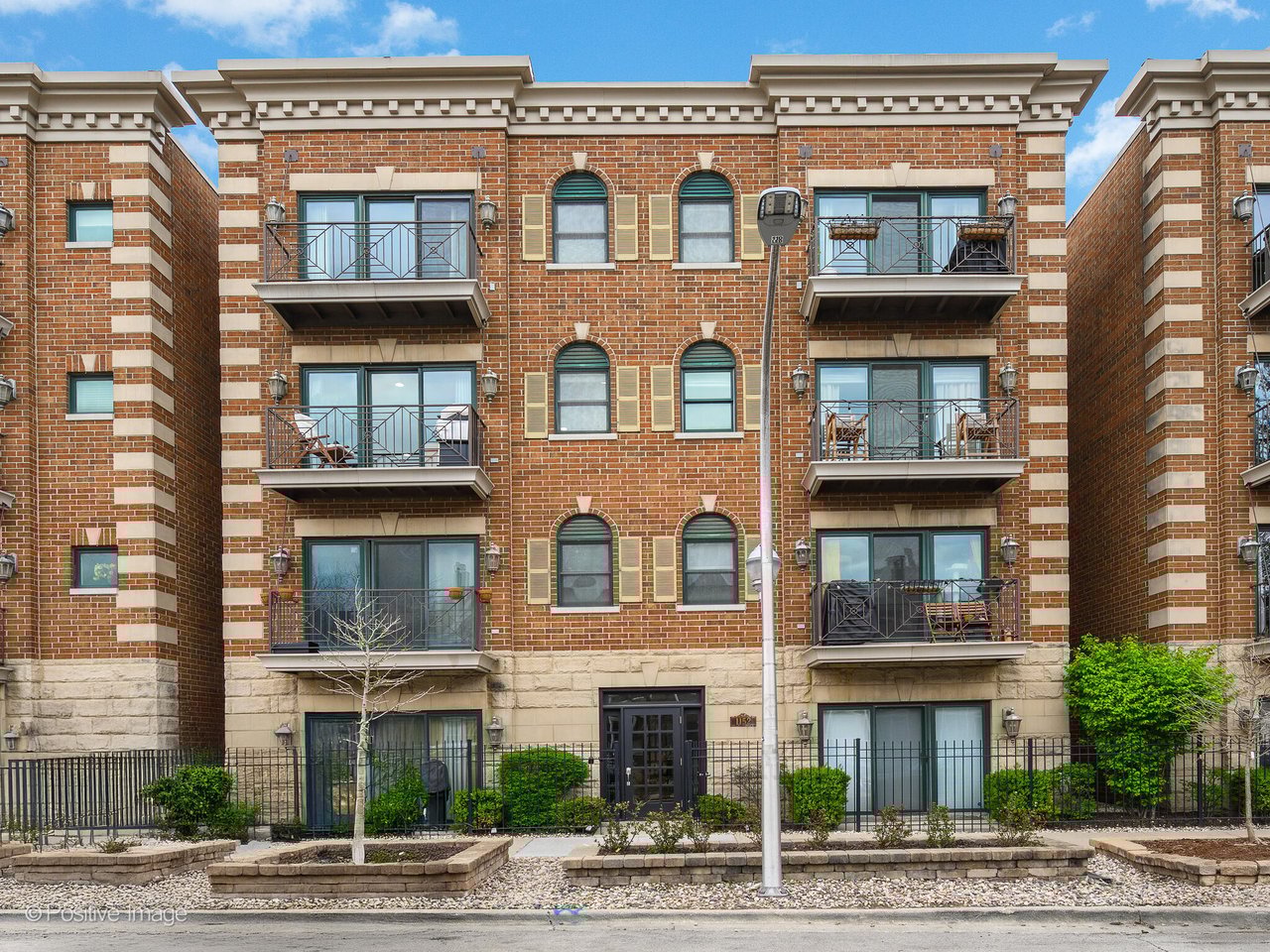 1152 W Roscoe Unit 3W