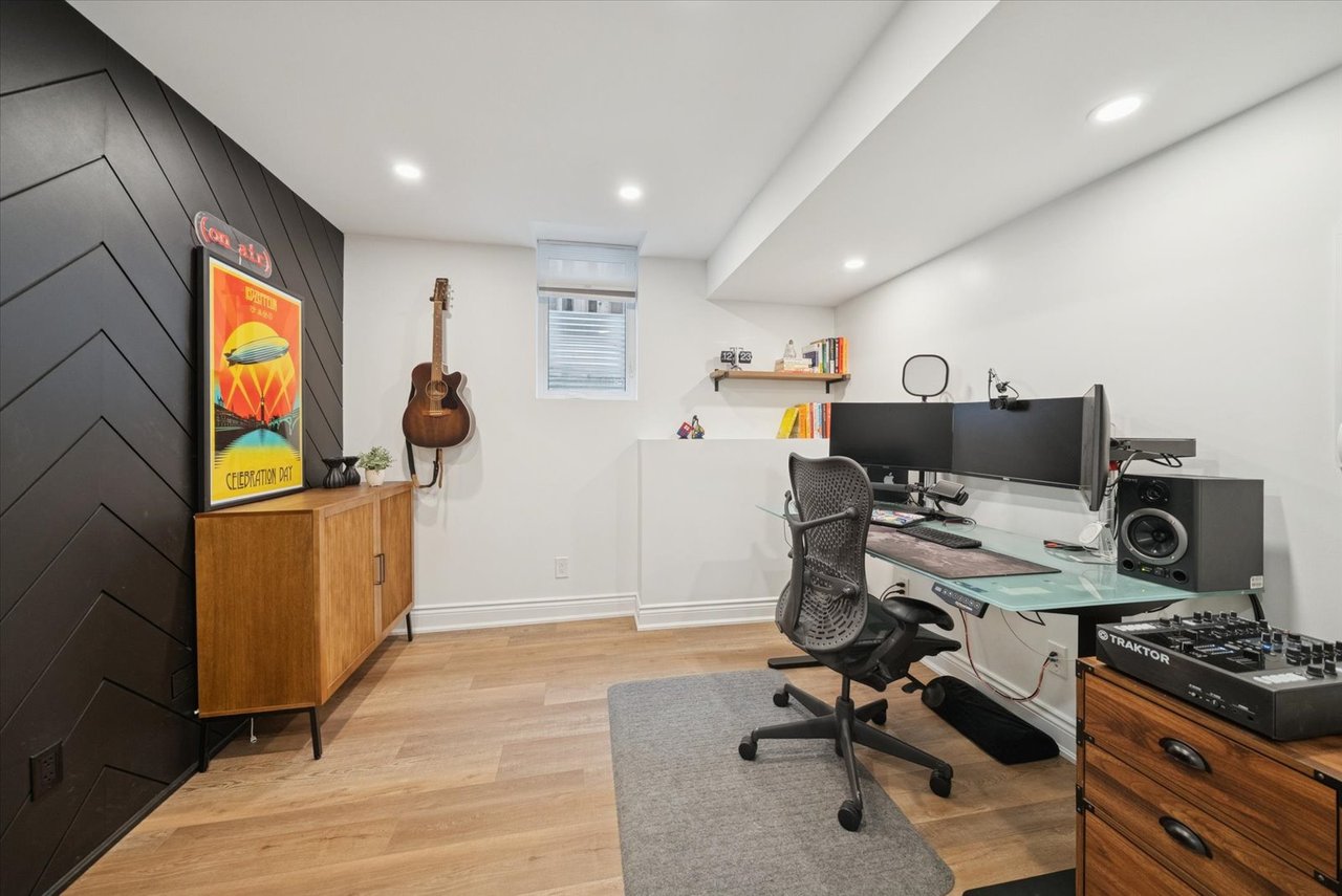 77 Fred Silvester rd