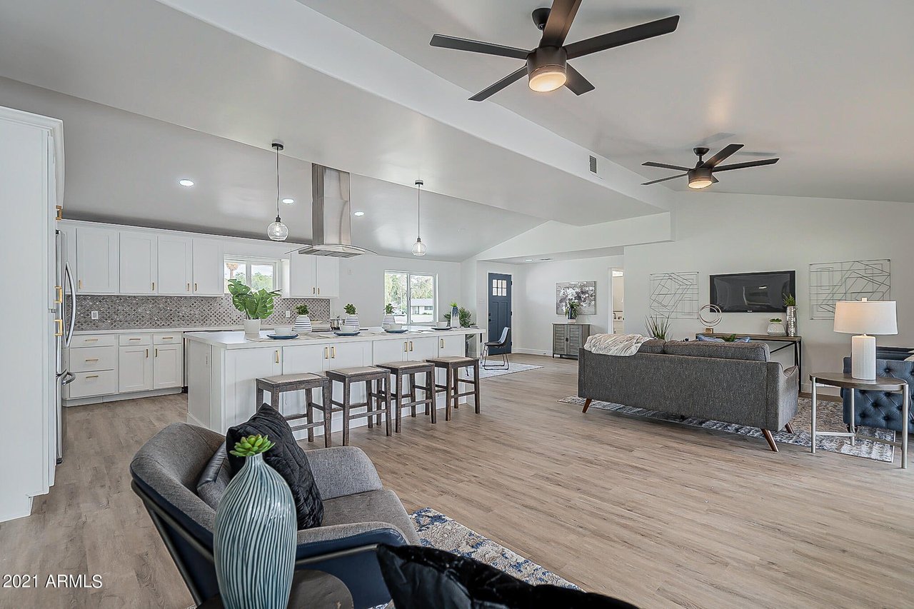1202 W Bethany Home Rd