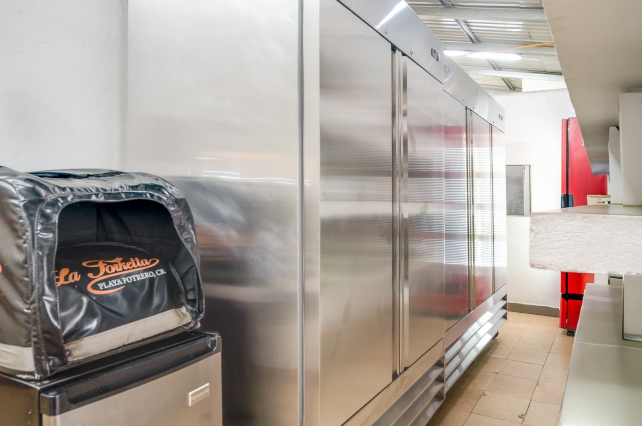 LA FORKETTA - ICONIC RESTAURANT FOR SALE 