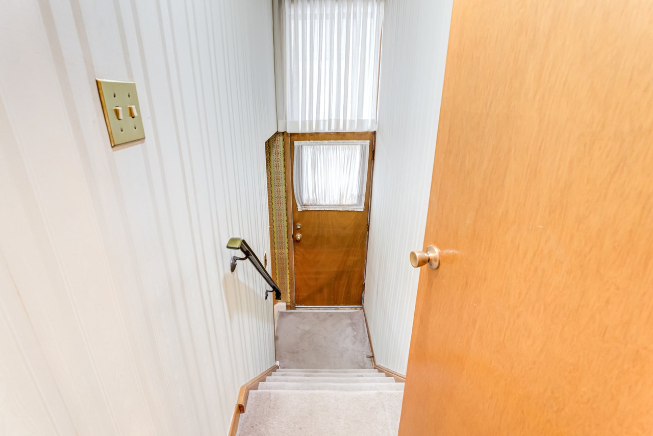 102 Clement Rd