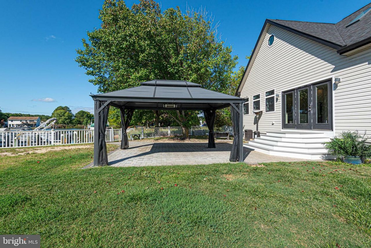 12121 Salt Point Rd