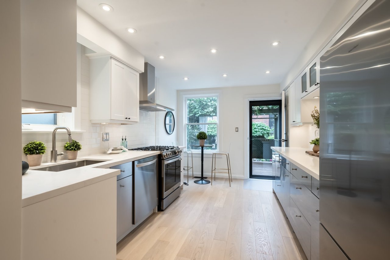 223 Indian Rd Cres